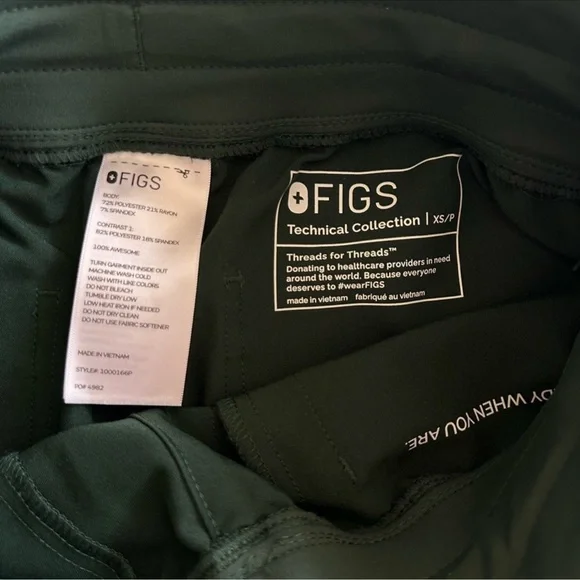 FIGS British Racing Green Scrub set - Picture 8 of 8